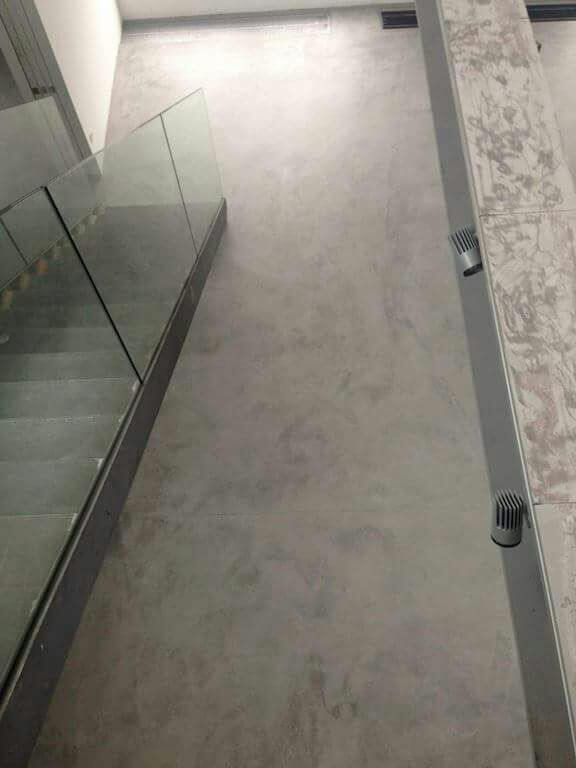 Microcement floor and stairs