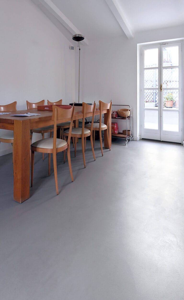 ErreLAB ErreFAST white resin flooring in dining space