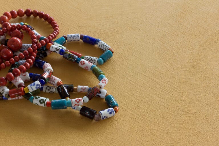 ErreLAB ErreFAST Fine golden-yellow resin with colourful beaded jewellery accessories