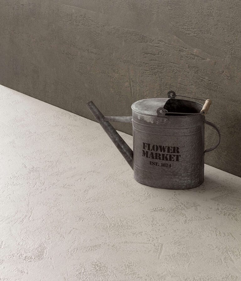 ErreLAB Pietra Continua Porfido two-tone finish with watering can