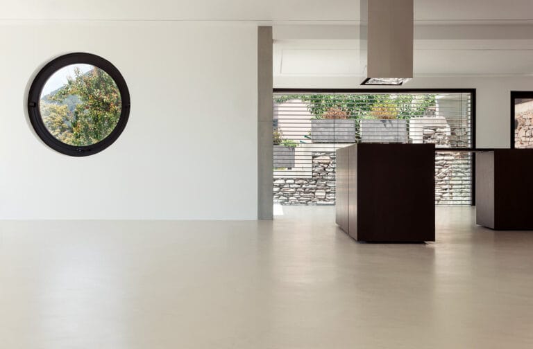 ErreLAB Spatolato in showroom interior