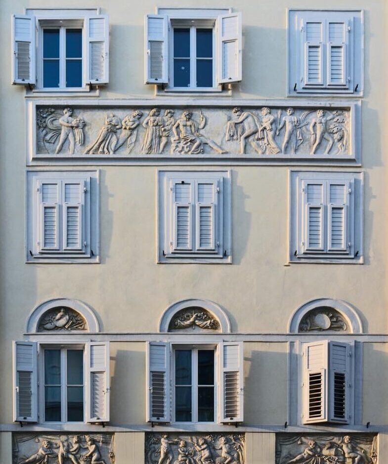 Rialto Epoca Ottocento on external wall including fresco